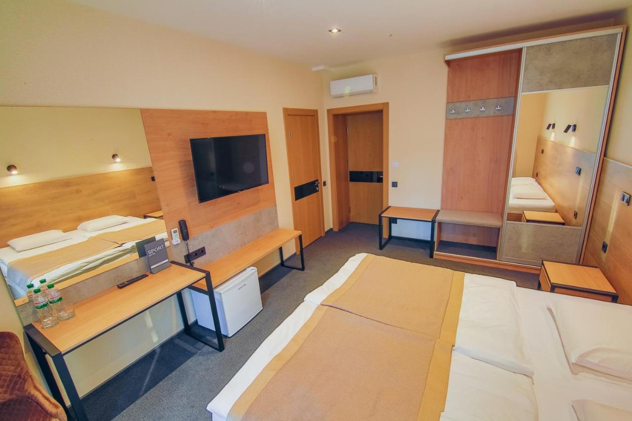 Sport Hotel 1 Tsjerkasij Eksteriør bilde