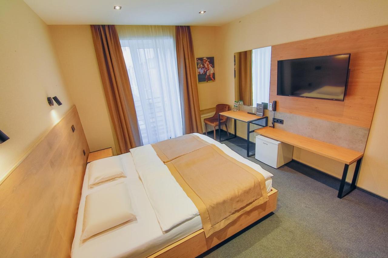 Sport Hotel 1 Tsjerkasij Eksteriør bilde