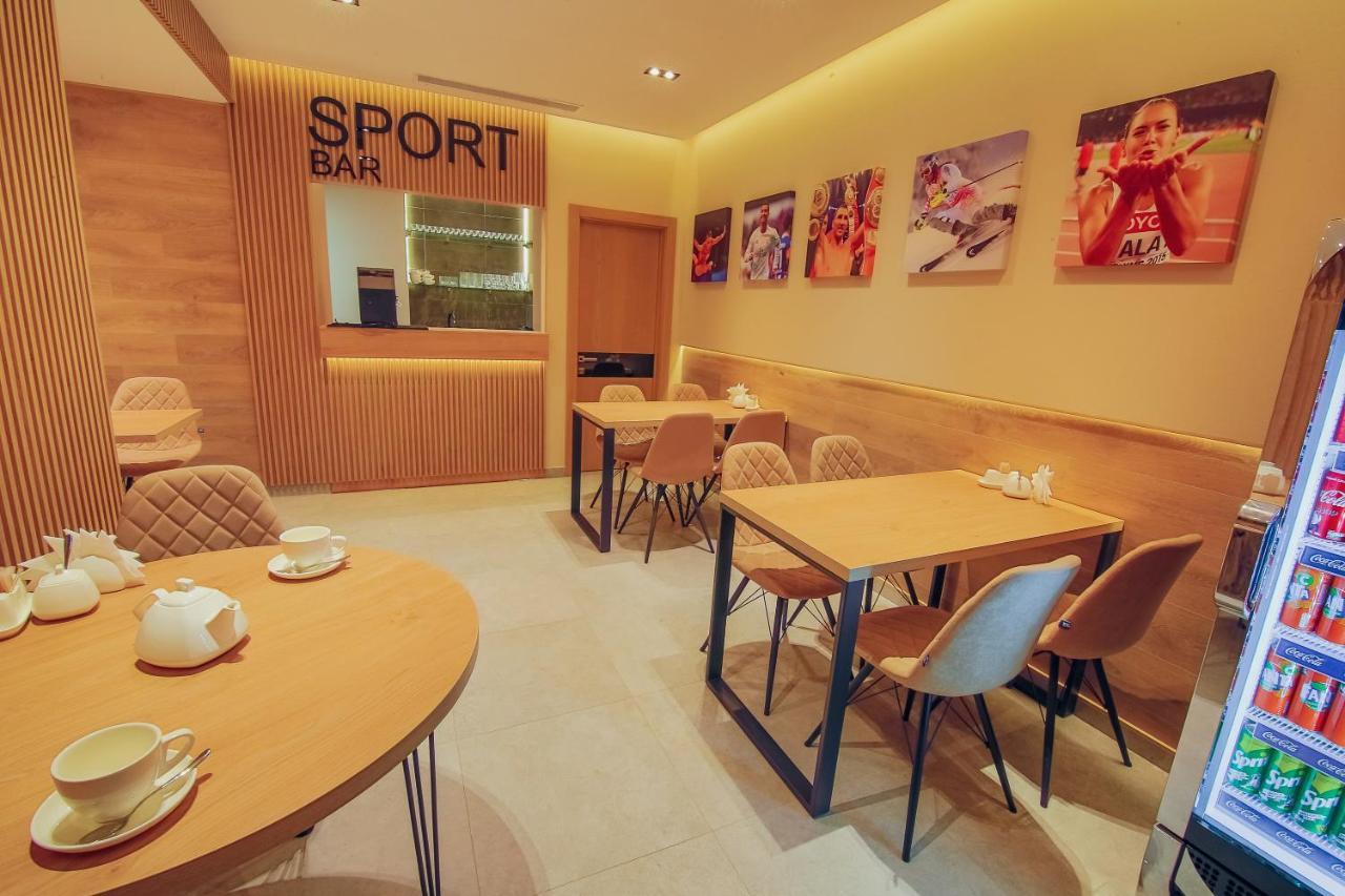 Sport Hotel 1 Tsjerkasij Eksteriør bilde