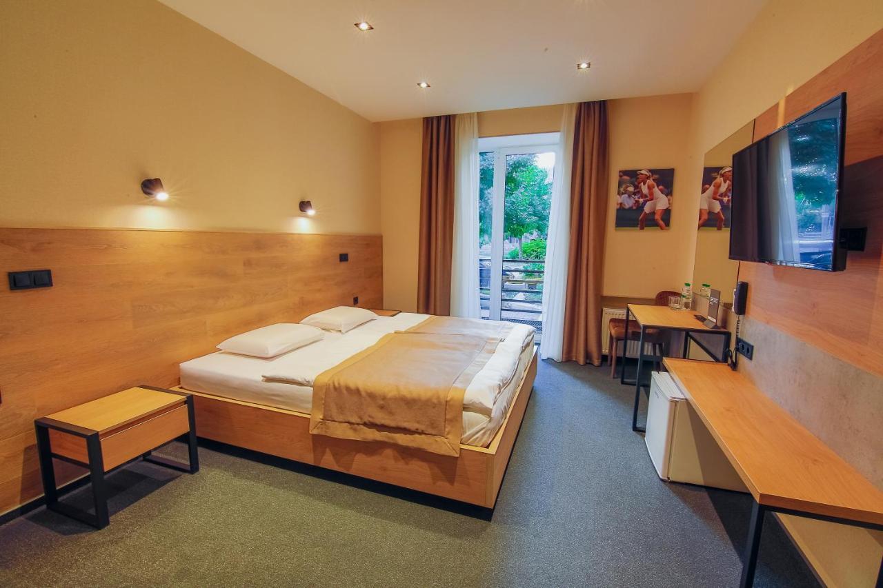 Sport Hotel 1 Tsjerkasij Eksteriør bilde